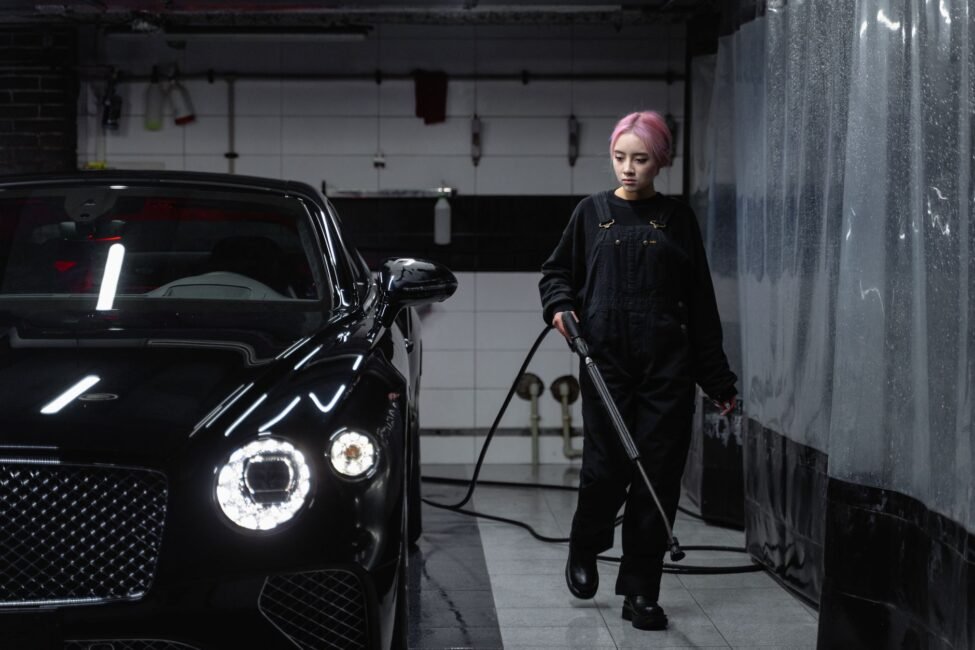 Read more about the article Man Fined for Kiss-Covered Car, Forced to Wash It Off