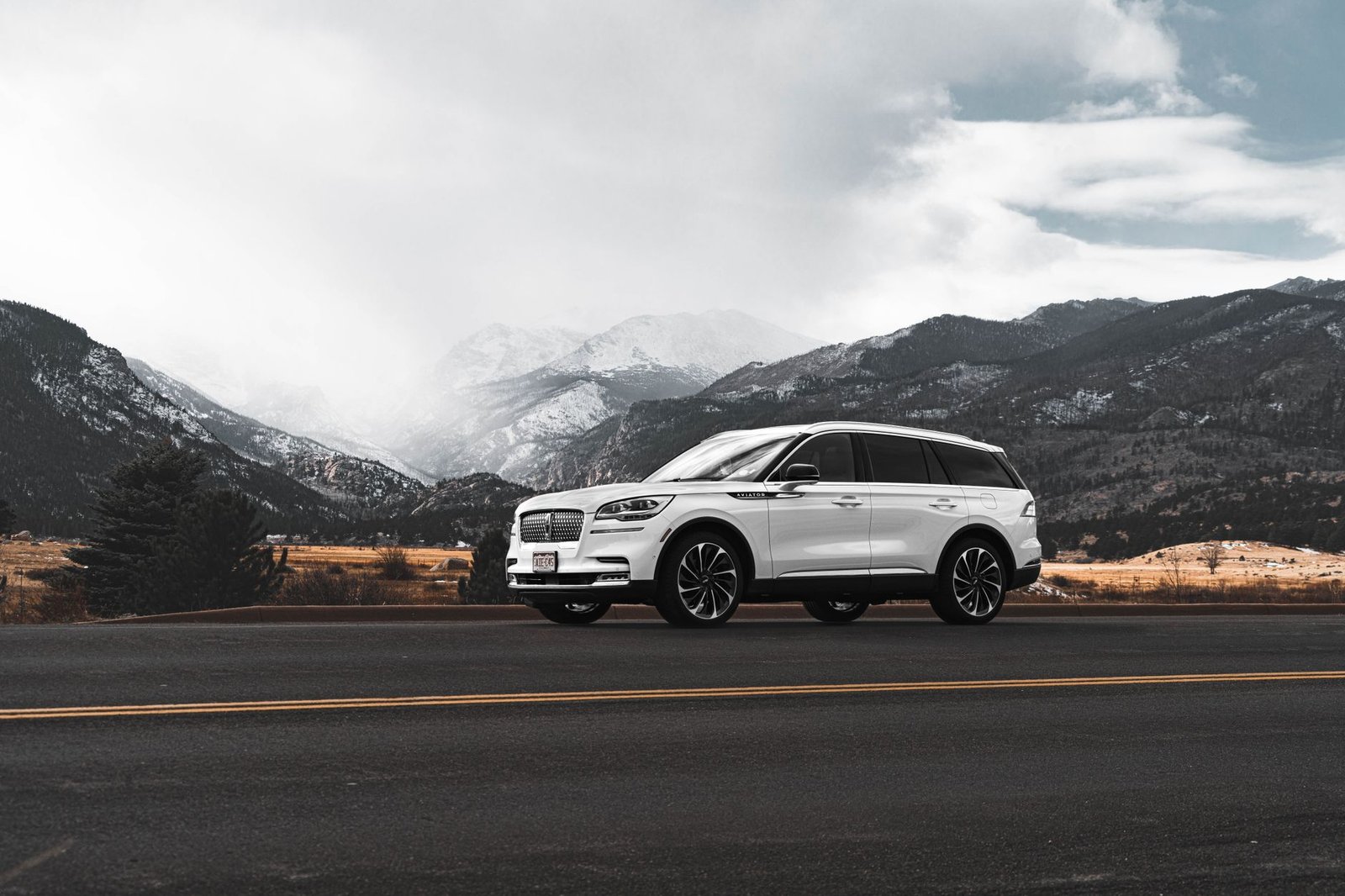 You are currently viewing 2027 Lincoln Corsair Hybrid: Review, Pricing & Specs