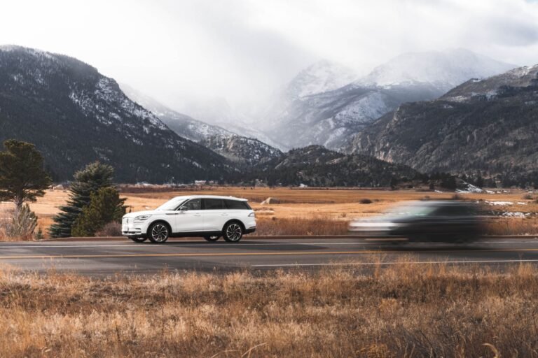 2027 Lincoln Corsair Hybrid: Exterior Photos