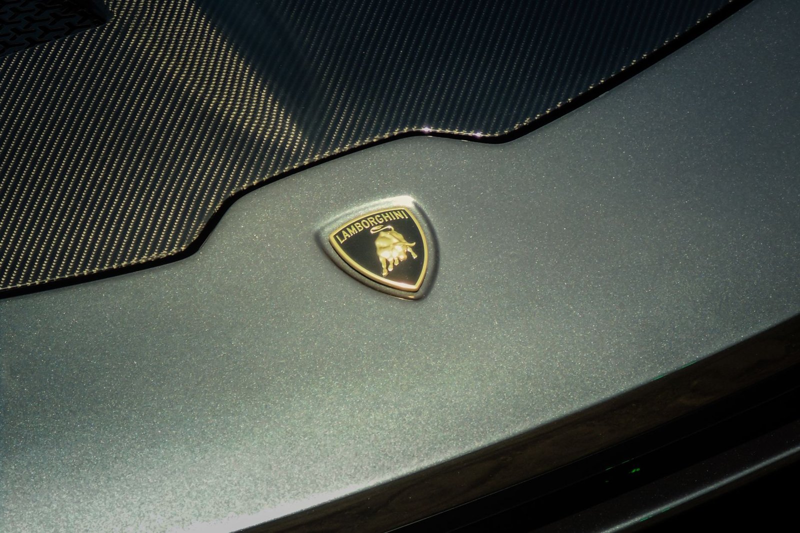 You are currently viewing Lamborghini x Silver Cross: $5K Limited Luxury Stroller