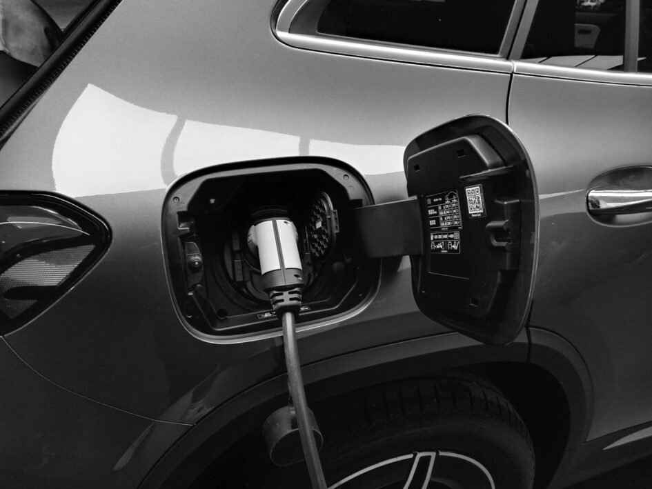 EV vs. Hybrid vs. Gas: What to Buy in 2024?