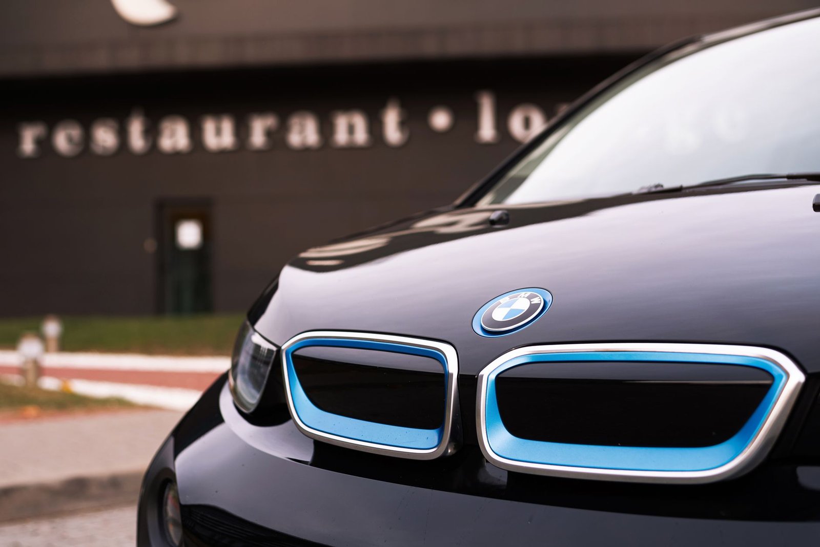 You are currently viewing BMW Group Reaches 2 Million EV Sales Milestone