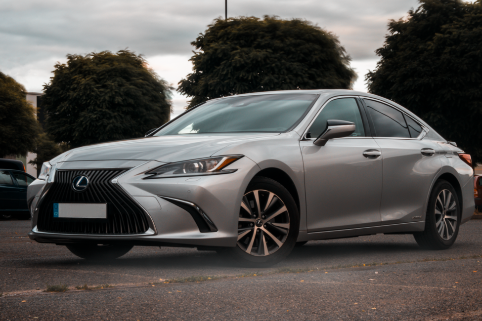 Read more about the article 2027 Lexus ES vs Toyota Crown: Best Hybrid Luxury Sedan