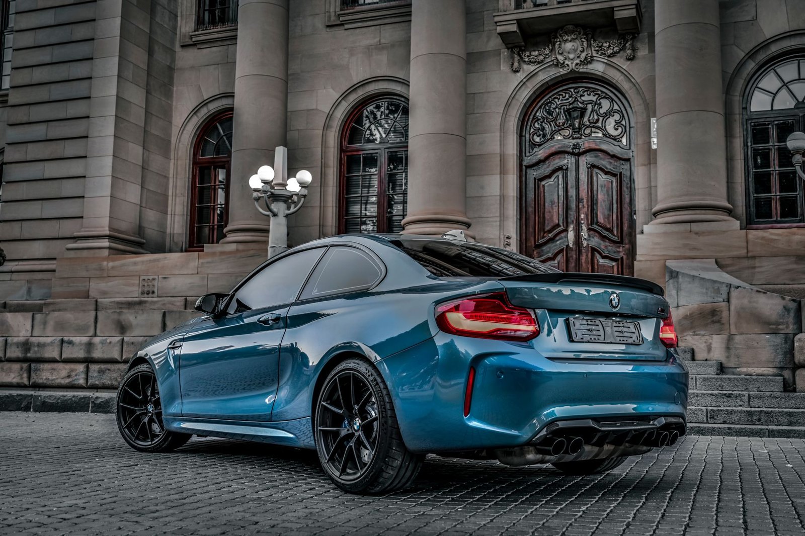 BMW M2 CS: Velvet Blue Wins Over US Buyers