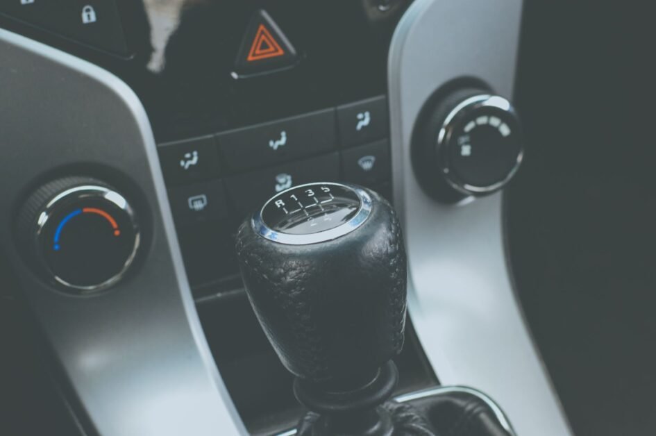 Gearbox Oil Change vs Transmission Flush: 2026 Costs