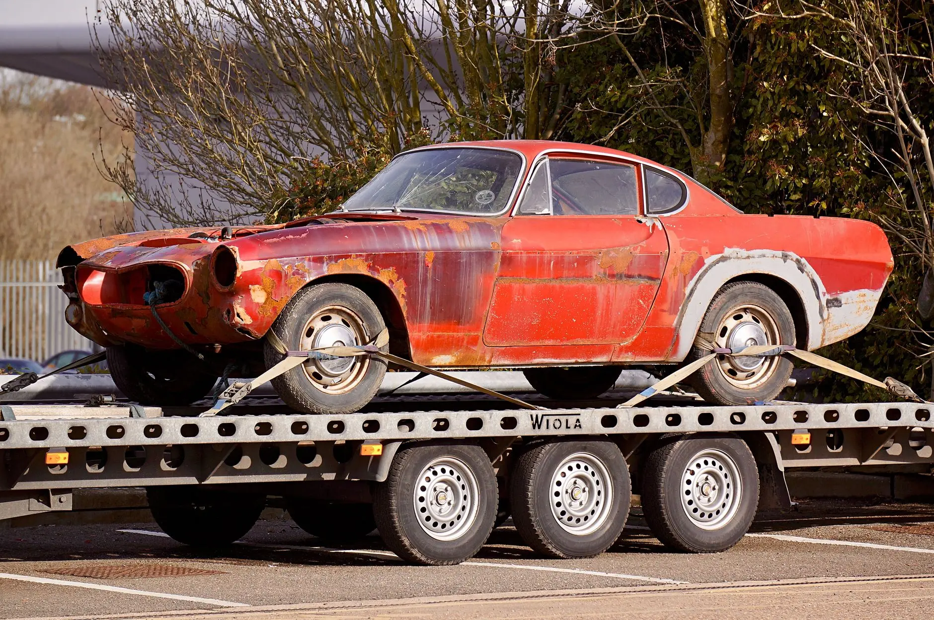 How to Transport a Classic Car Without Damage